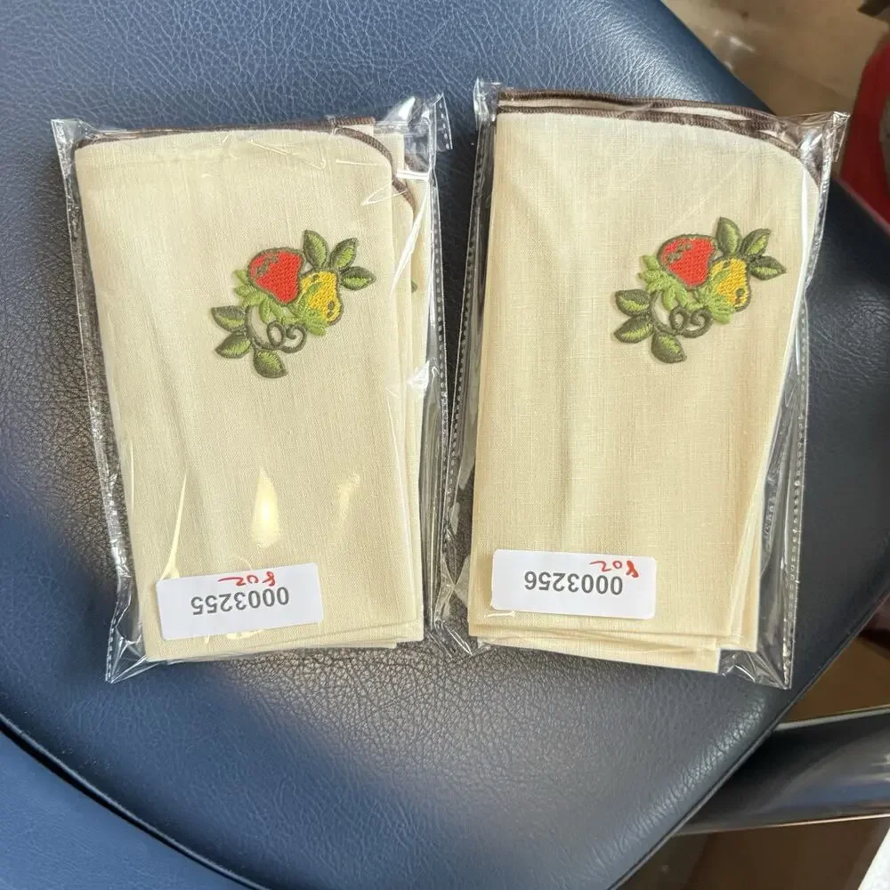 Vintage Sears Strawberry Applique‎ Fabric Napkins Set of 4  MCM Beige 17 x17 EUC